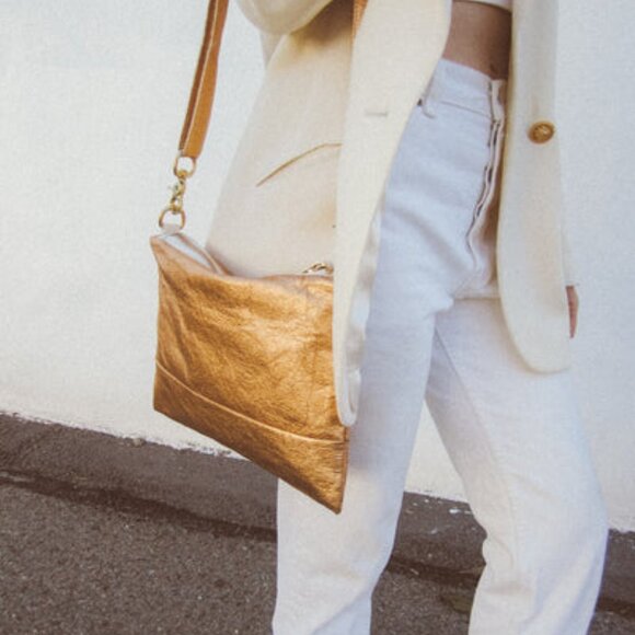 Piñatex x Rais Case Vida Bag inspired by Dole® - Picture 1 of 8